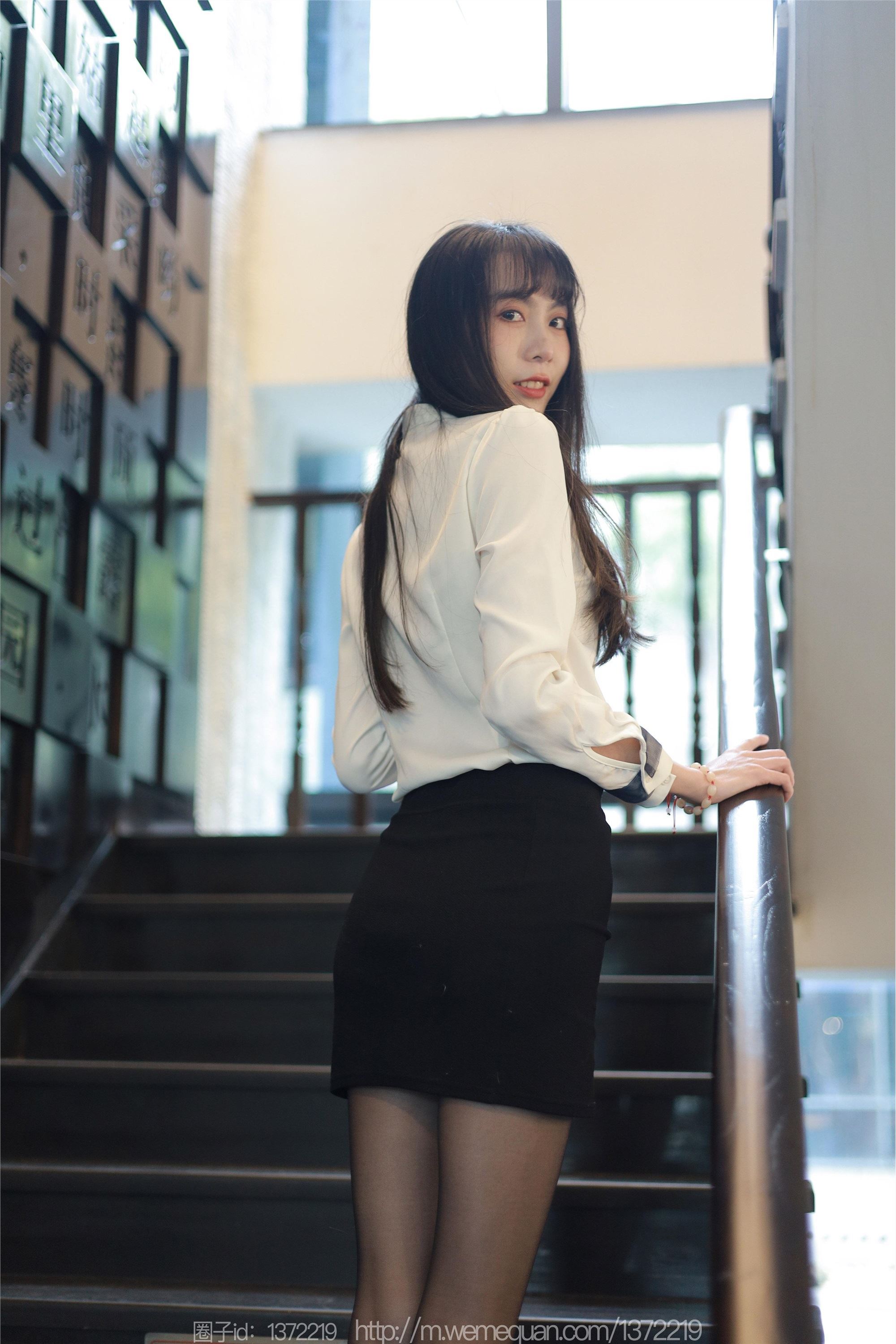 IESS异思趣向  2023.02.14 丝享家 1361 团团《美腿下午茶》